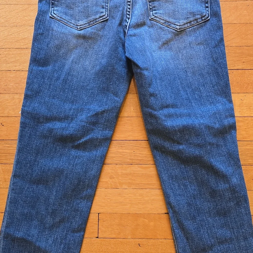 NWT, Kut From The Kloth, Rachael Fab AB Distressed Mom Jean, Medium Wash, 2 - Picture 11 of 14